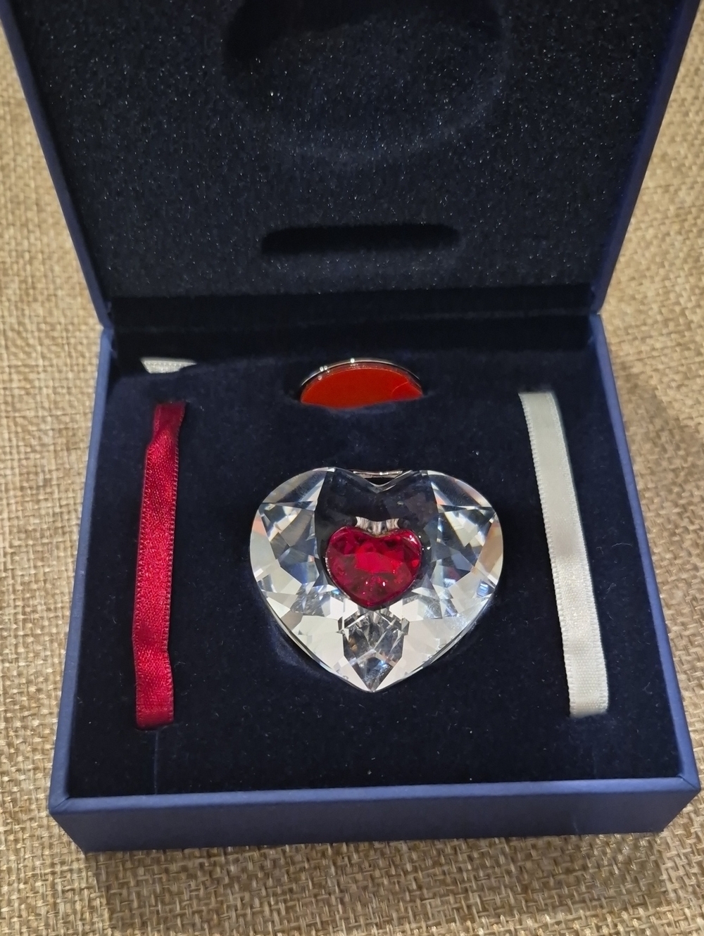 Swarovski 2004 AE Heart Ornament 629510 New in Box with Ribbon and Hanger